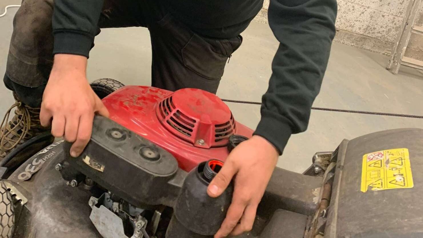 Lawn Mower Repair in Stonee